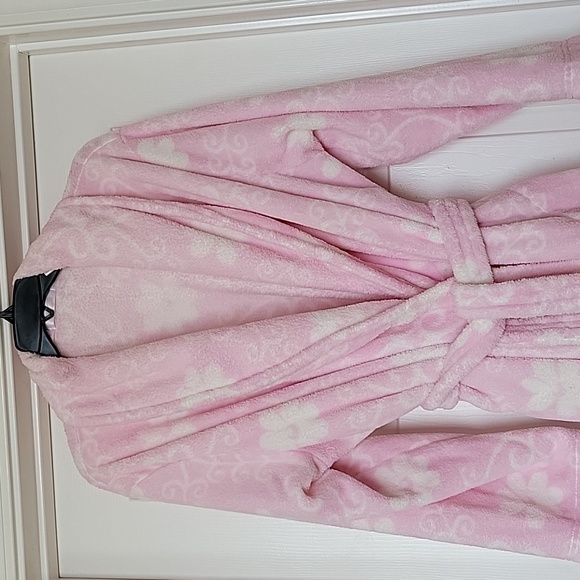 Secret Treasures Plush Pink Maxi Robe - Picture 4 of 10